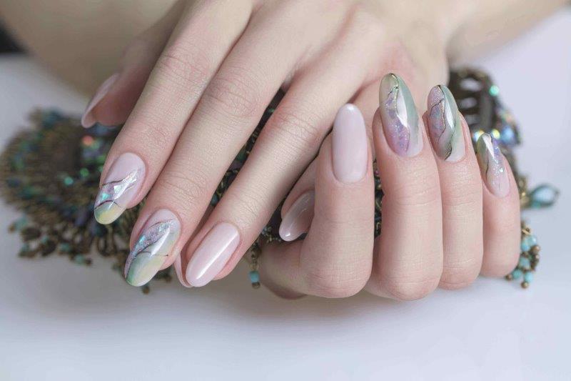 Miss Nails logo